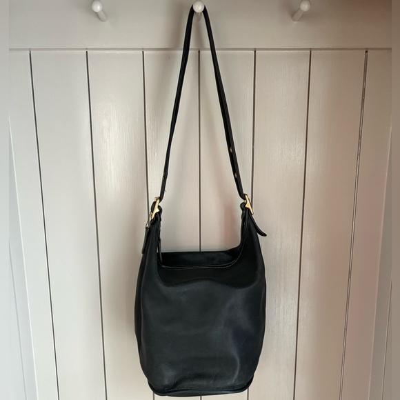 Coach Handbags - Coach 9085 XL Feed Sac Duffel Bag Black Vintage Leather 90s